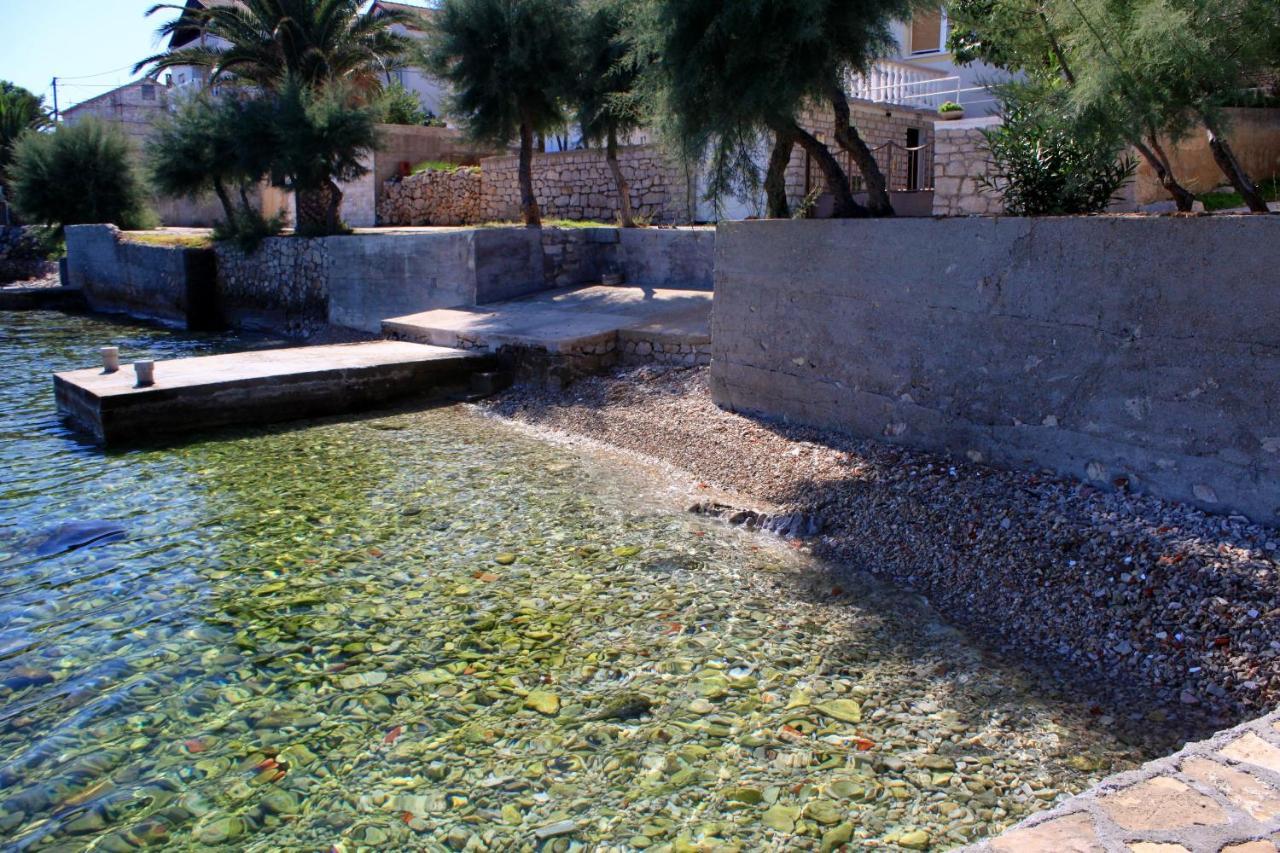 Apartments And Rooms With A Swimming Pool Kali, Ugljan - 14083 外观 照片