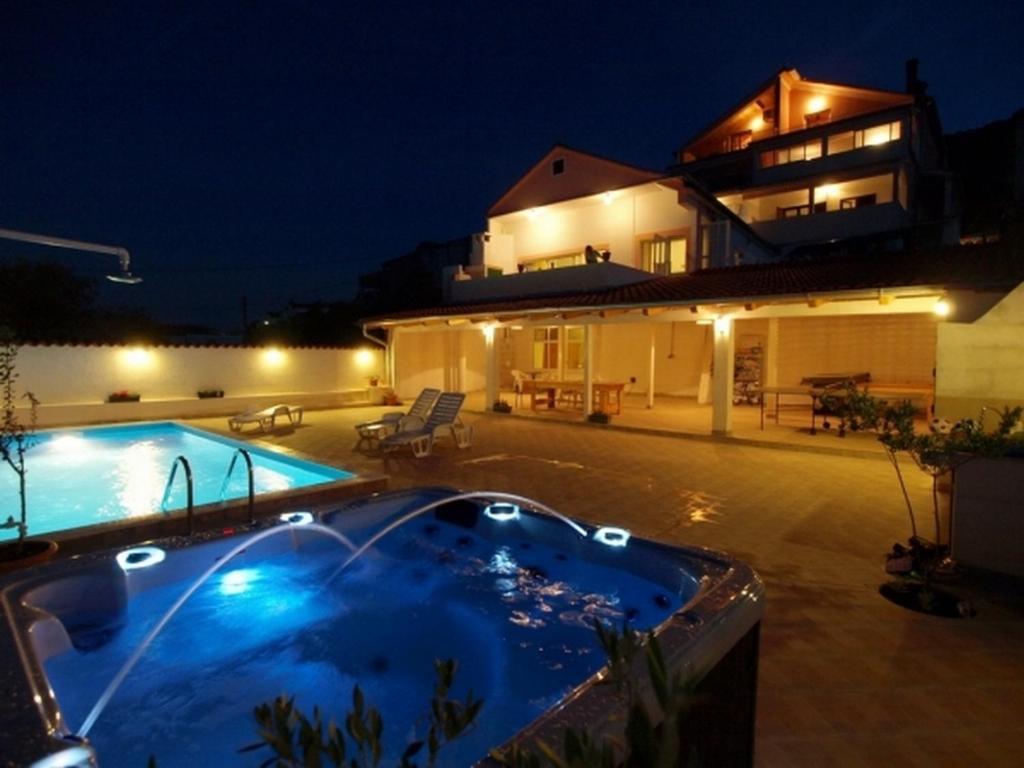 Apartments And Rooms With A Swimming Pool Kali, Ugljan - 14083 外观 照片