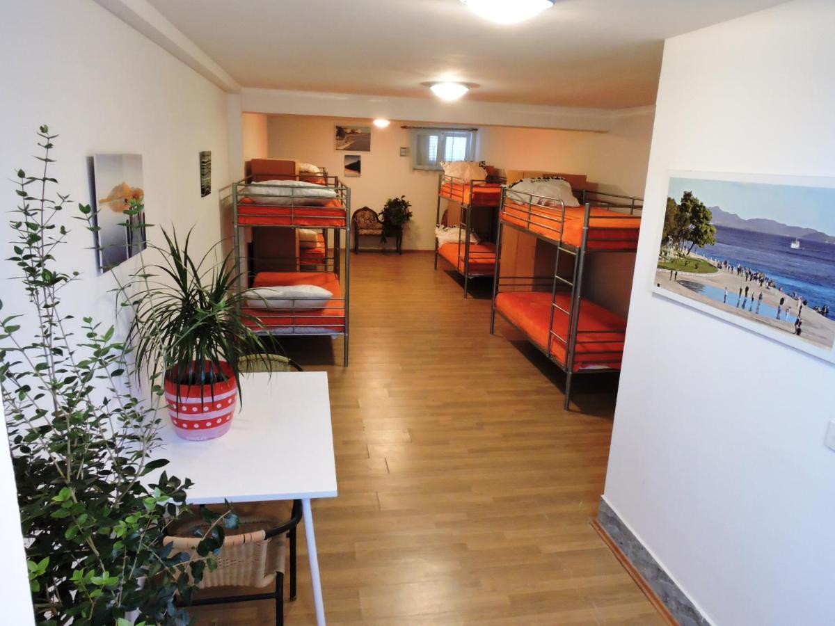 Apartments And Rooms With A Swimming Pool Kali, Ugljan - 14083 外观 照片