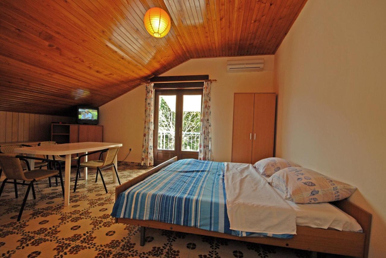 Apartments And Rooms With A Swimming Pool Kali, Ugljan - 14083 外观 照片