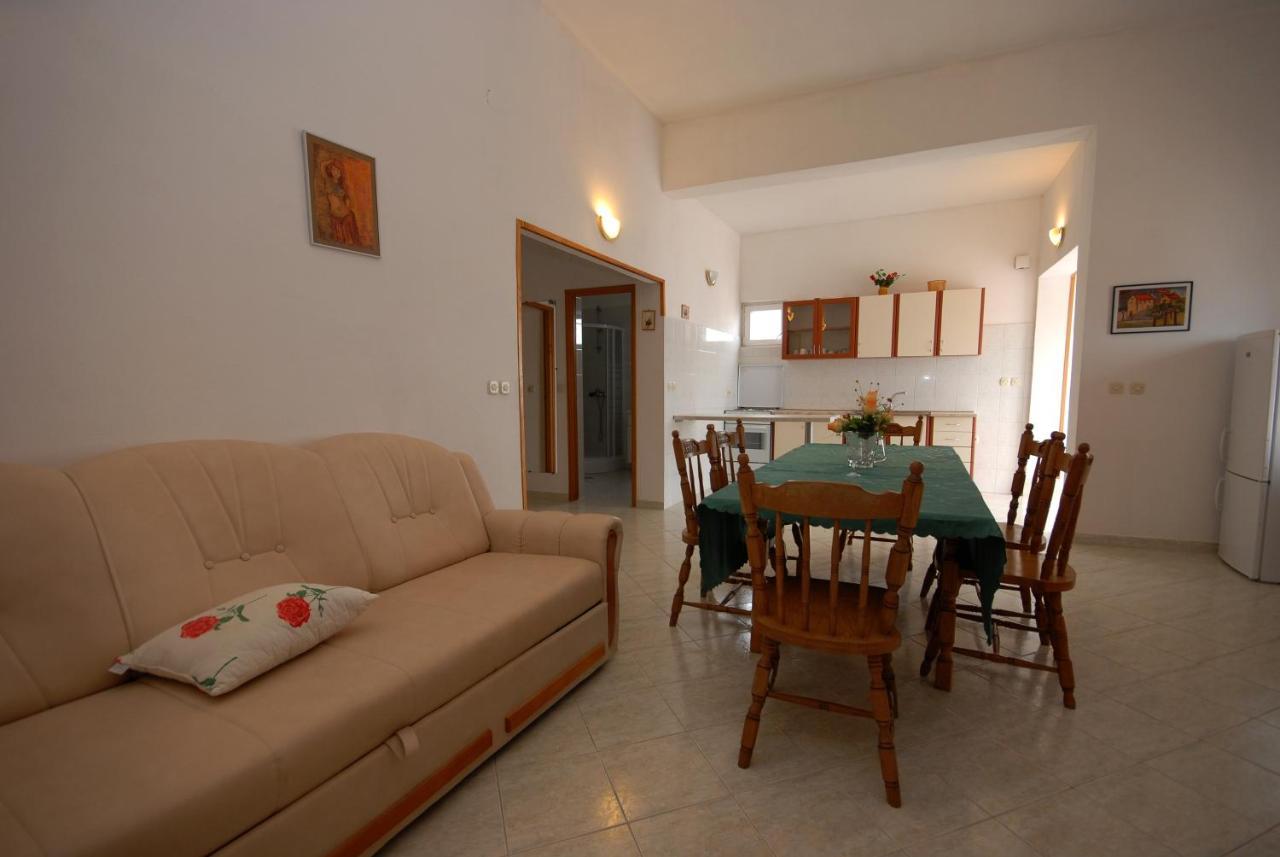 Apartments And Rooms With A Swimming Pool Kali, Ugljan - 14083 外观 照片