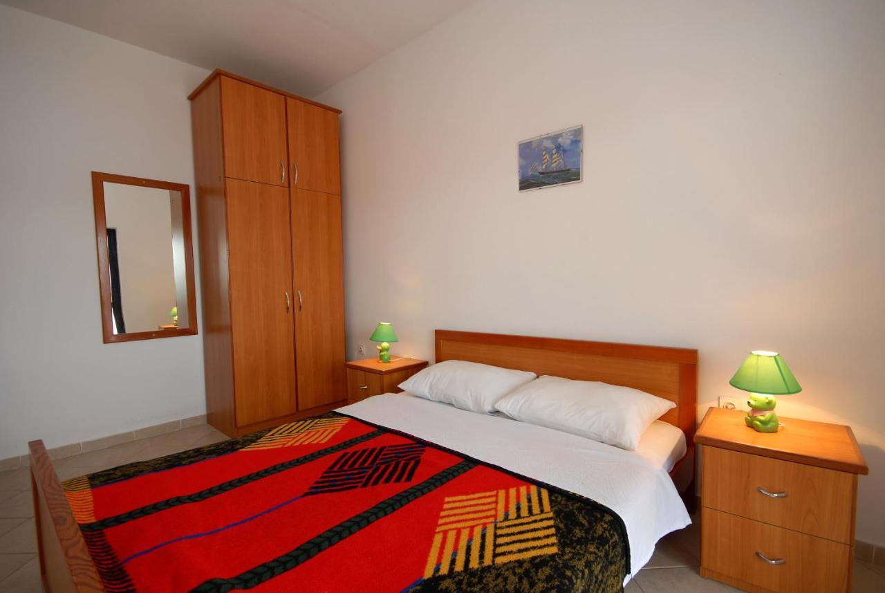 Apartments And Rooms With A Swimming Pool Kali, Ugljan - 14083 外观 照片