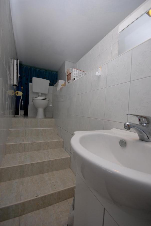 Apartments And Rooms With A Swimming Pool Kali, Ugljan - 14083 外观 照片