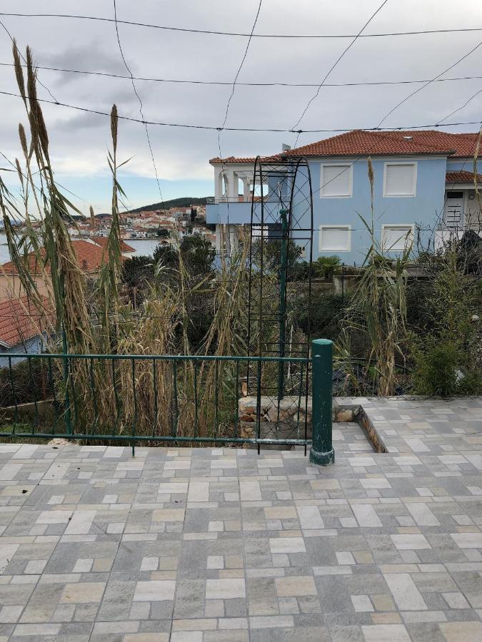 Apartments And Rooms With A Swimming Pool Kali, Ugljan - 14083 外观 照片