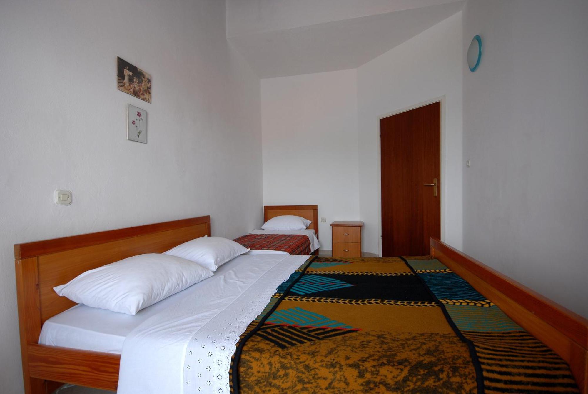 Apartments And Rooms With A Swimming Pool Kali, Ugljan - 14083 客房 照片
